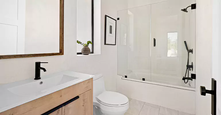 Tub Replacement With Shower in Sweetwater